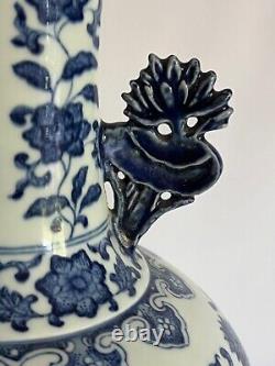 Absolutely wonderful blue white old antique Chinese porcelain lotus vase signed