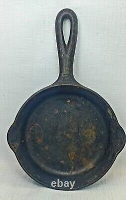Griswold #2 cast iron skillet frying pan original old