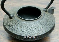 Old Fancy Flower Japanese Tetsubin Cast Iron Water Kettle Tea Pot Signed