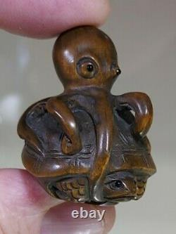 Old Japanese Boxwood Netsuke Octopus & Turtle Signed