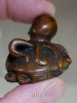 Old Japanese Boxwood Netsuke Octopus & Turtle Signed