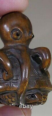 Old Japanese Boxwood Netsuke Octopus & Turtle Signed