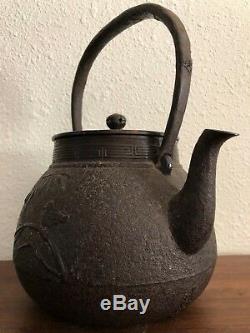 Old Japanese Cast Iron Teapot Tetsubin Signed 9
