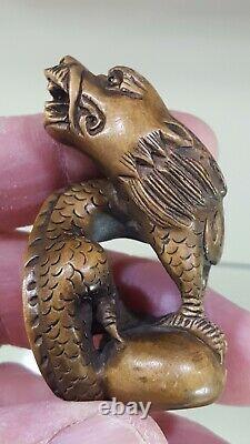 Old Japanese Netsuke Dragon. Signed Tamaishi