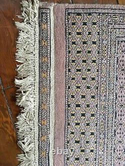 Persian Rug SIGNED 160 x 93 cm (approx) Hand Knotted Wool Rug 40 years old