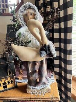 Primitive Country Folk Art Old World SANTA With Swan Hand Made Centerpiece