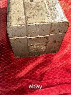 Rare GLOBE OIL TOOLS Antique Old Early California Petroliana Toolbox 1950 1960